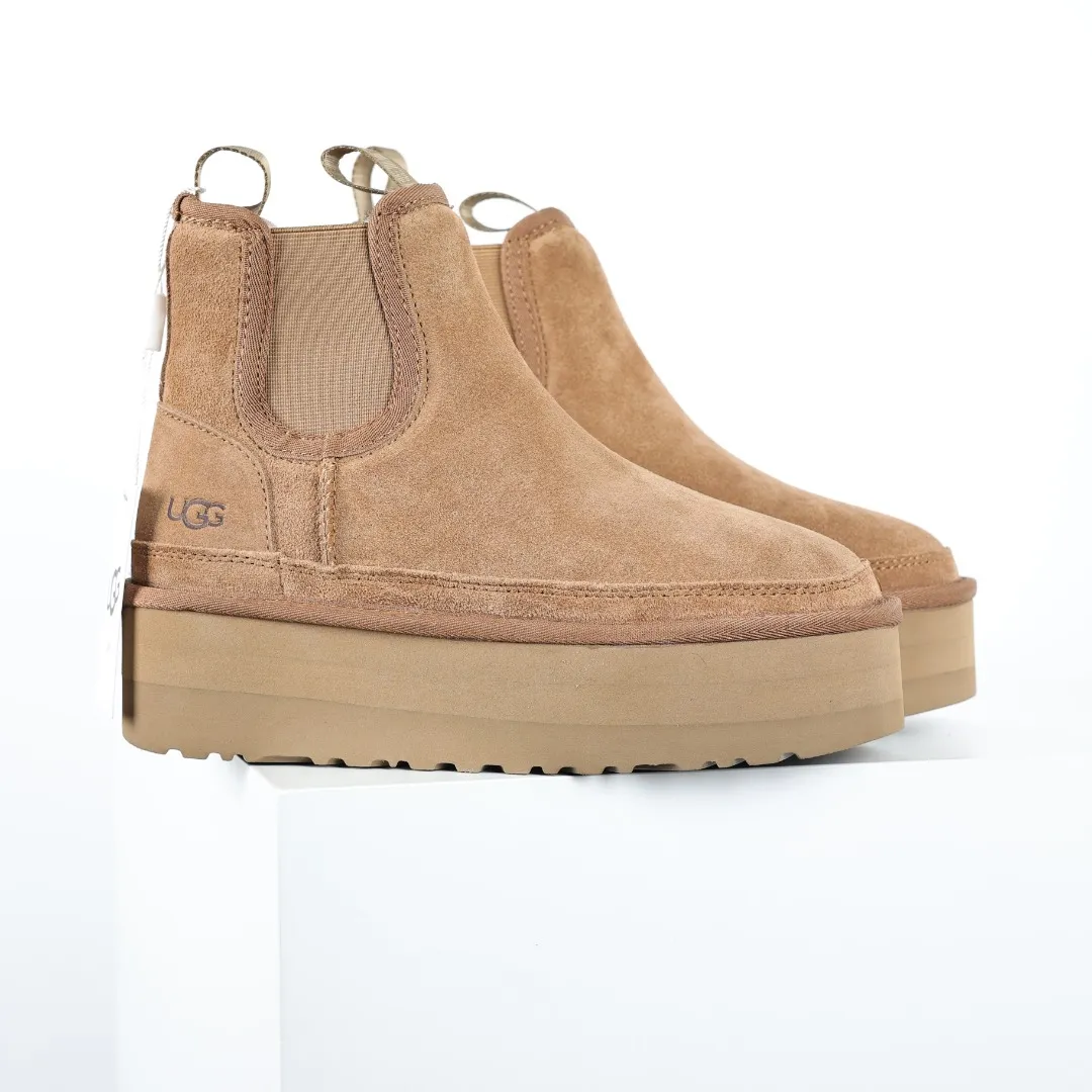 Pick up locally 💰680 Core recommendation Good price It is a very suitable choice for home furnishings. In the new year, uug launched a series of styles, which are partial to the preferences of young consumers and have also moved to the forefront of fashion trends. Shoe body material: water-repellent coated suede upper, 17 mm UGGPURE™ implantable wool insole, lightweight non-slip and comfortable rubber outsole, with brand LOGO and trademark, with full packaging Size: 35 36 37 38 39 40